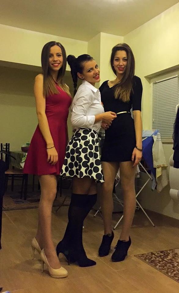 25P sexy females in tights pantyhose nylons 115