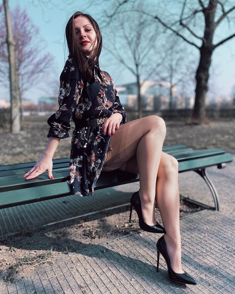 25P #3 Black Heels &amp; Incredibly Sexy Legs