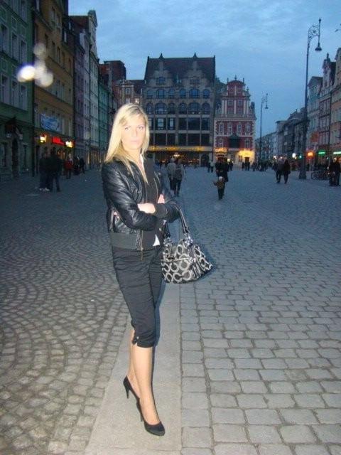 14P Sexy women outdoor