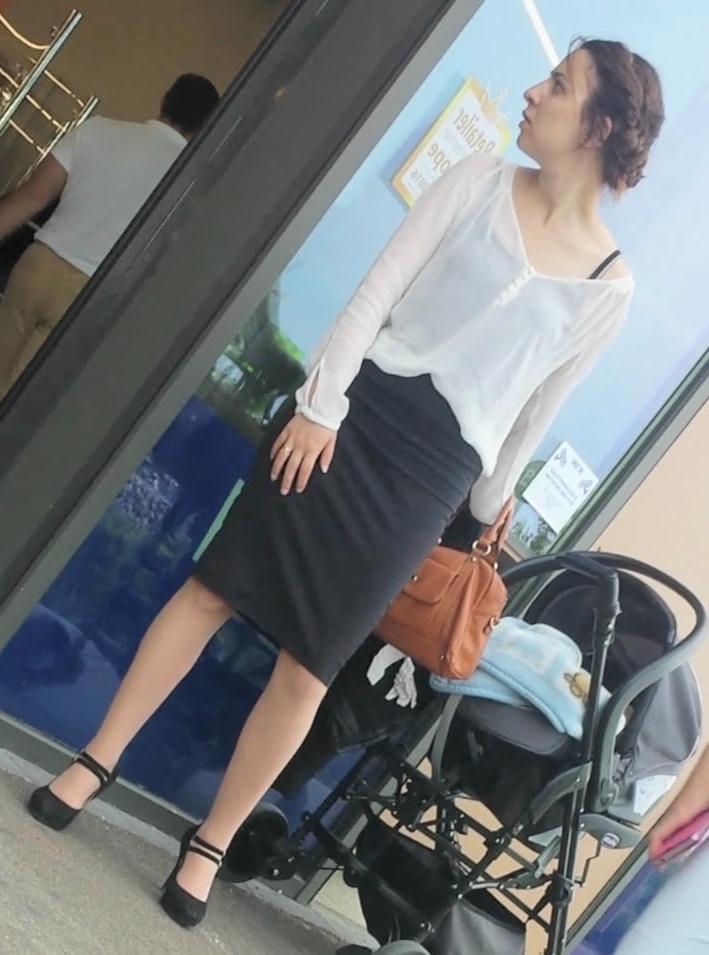 25P hot mom with high heels tight dress vpl busted me