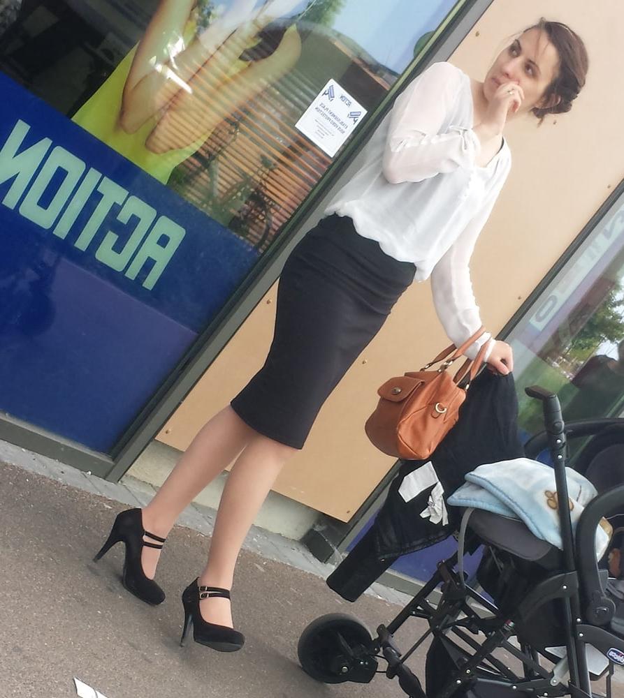25P hot mom with high heels tight dress vpl busted me