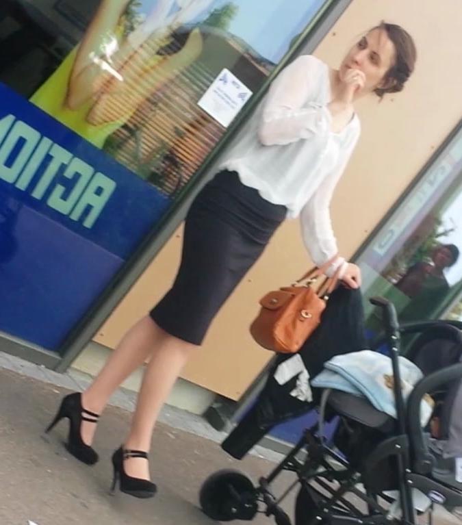 25P hot mom with high heels tight dress vpl busted me