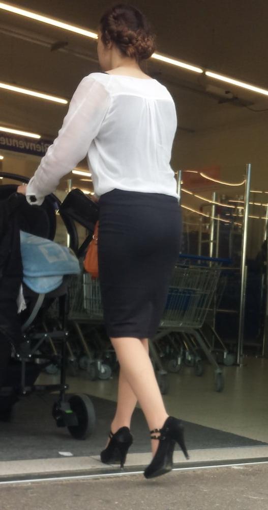 25P hot mom with high heels tight dress vpl busted me