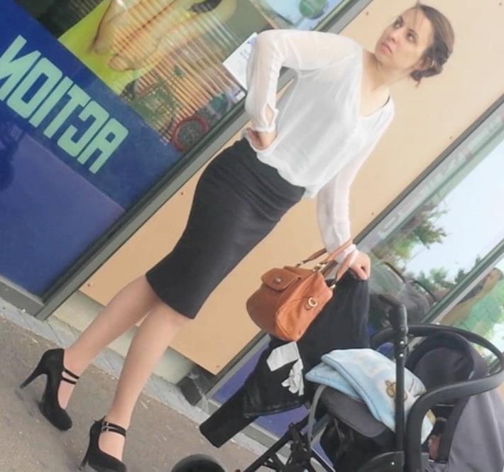 25P hot mom with high heels tight dress vpl busted me