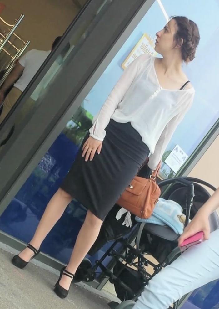 25P hot mom with high heels tight dress vpl busted me