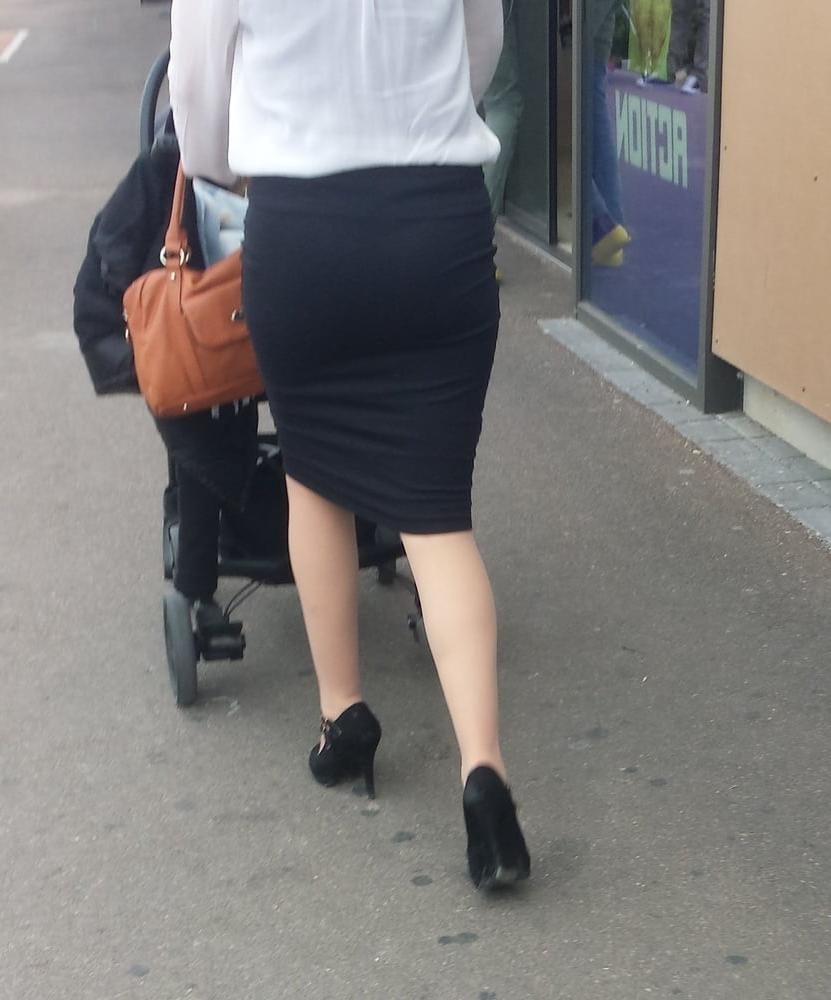 25P hot mom with high heels tight dress vpl busted me