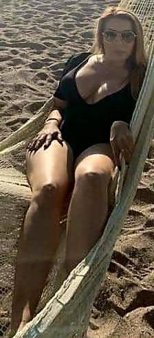 25P A big-assed and busty MILF with   daughter!