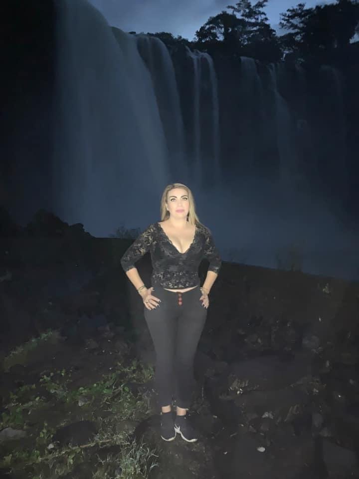 25P A big-assed and busty MILF with   daughter!