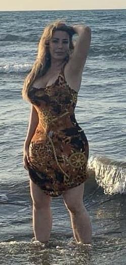 25P A big-assed and busty MILF with   daughter!