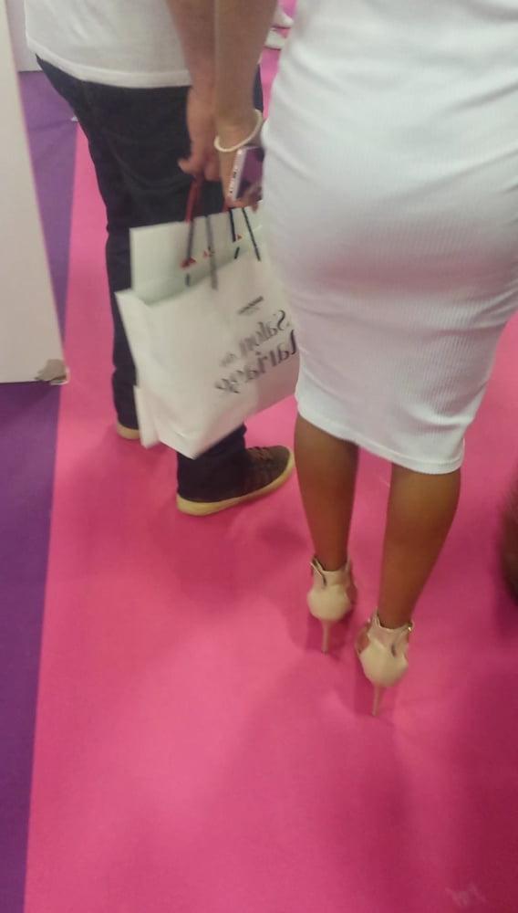 25P hot brunette white dress sexy ass high heels hot body