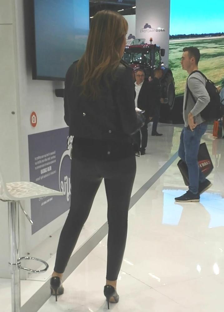 16P two hot girls sexy ass merrveillous leg high heels hot dress