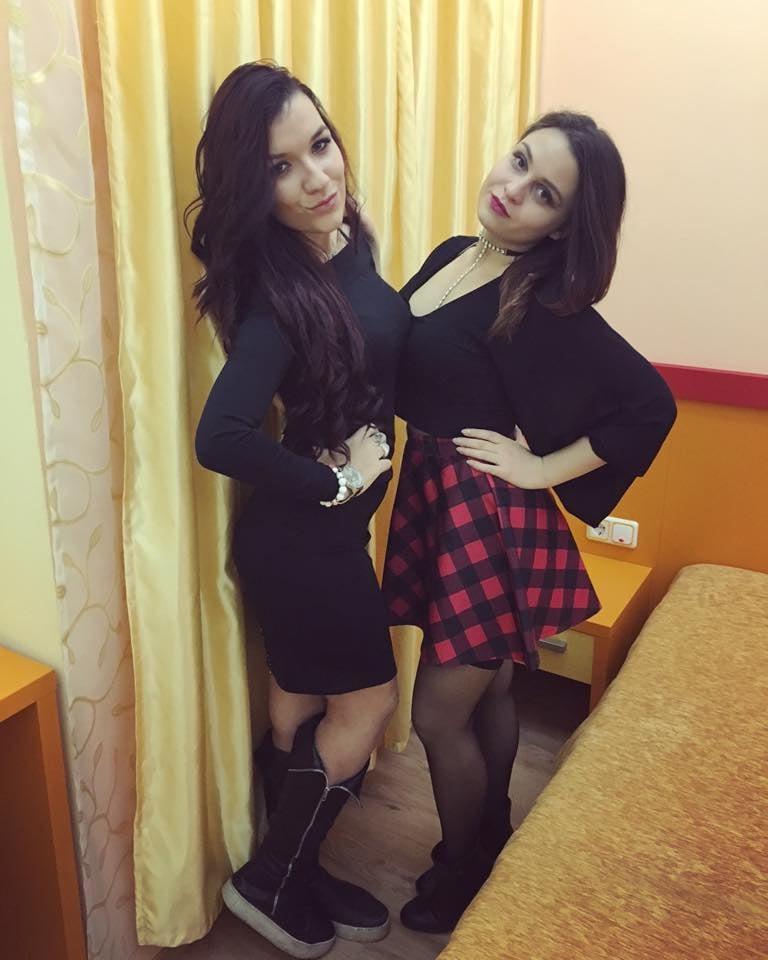 25P sexy females in tights pantyhose nylons 114