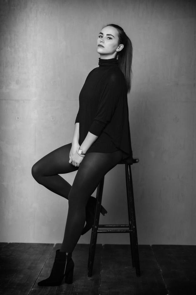 25P Pantyhose and Stockings in Black and White