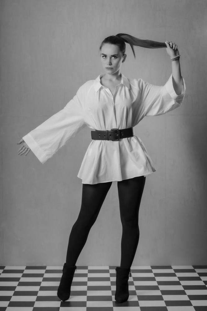25P Pantyhose and Stockings in Black and White