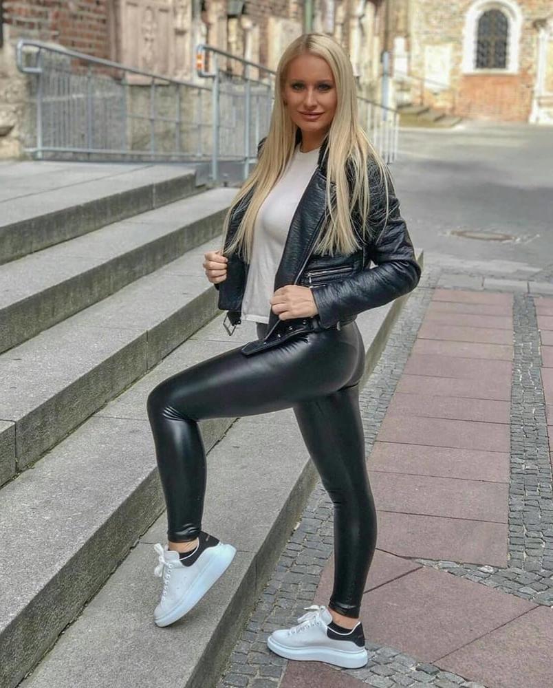 25P Stockings Heels Wetlook leggings Nylon Legs Yoga pants