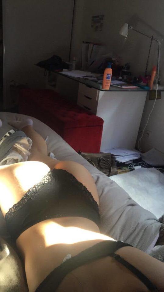 25P French snap slut