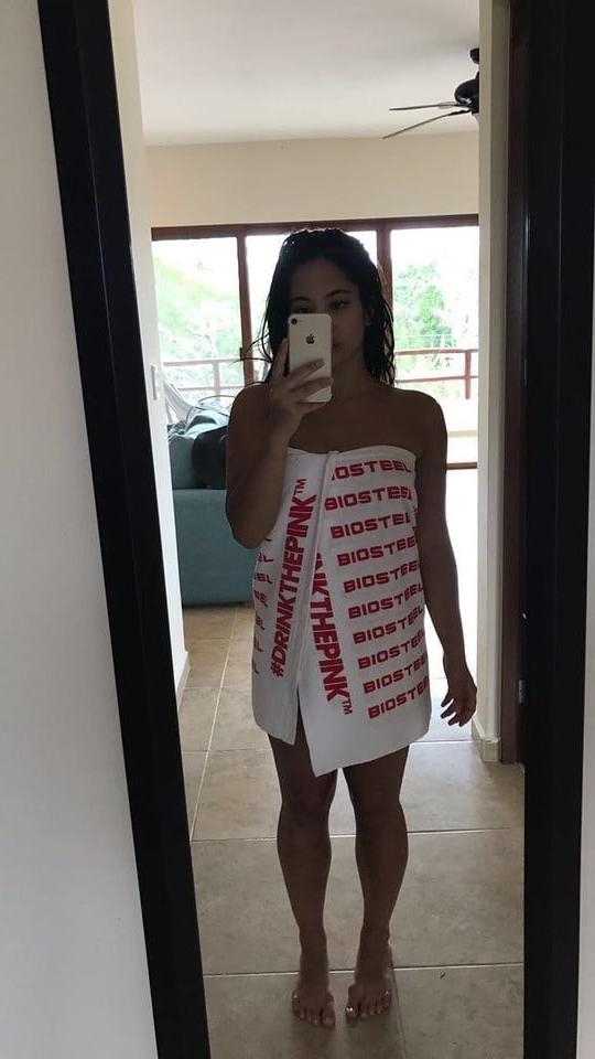 25P Hot little Latina from LA