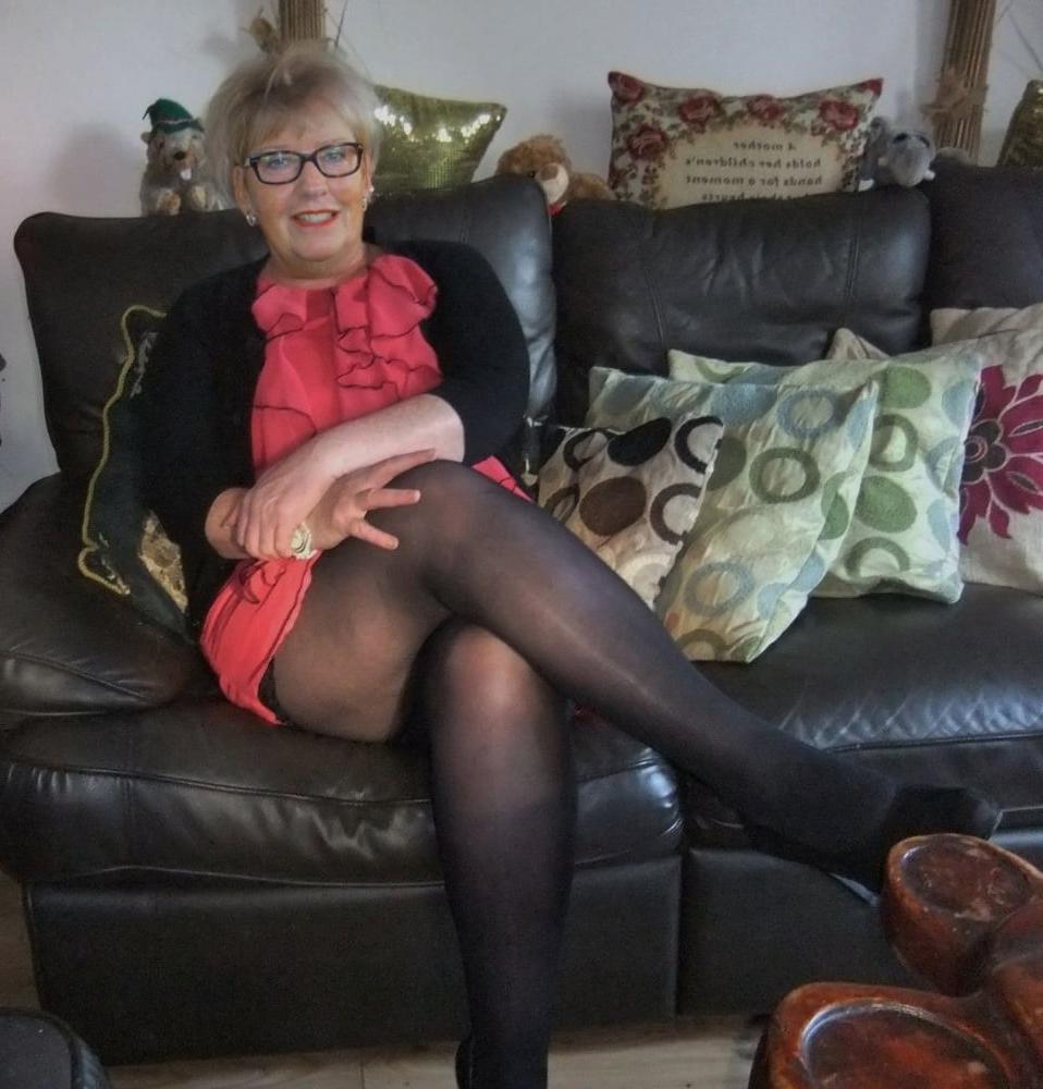 25P Grannies in Pantyhose