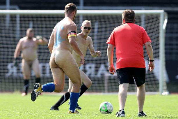 25P Naked football