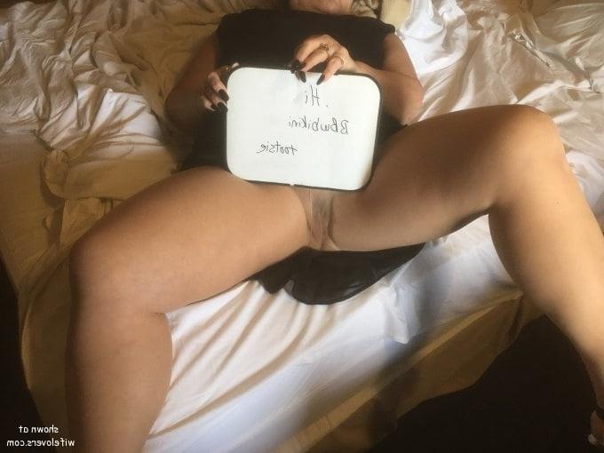25P Isn't this 60ish year old pantyhose slut so hot and fuckable