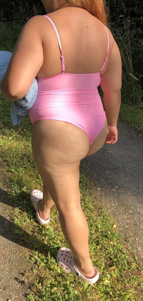 6P Summer in pink swimsuit