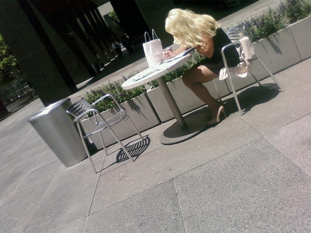 7P A pantyhose vixen having lunch