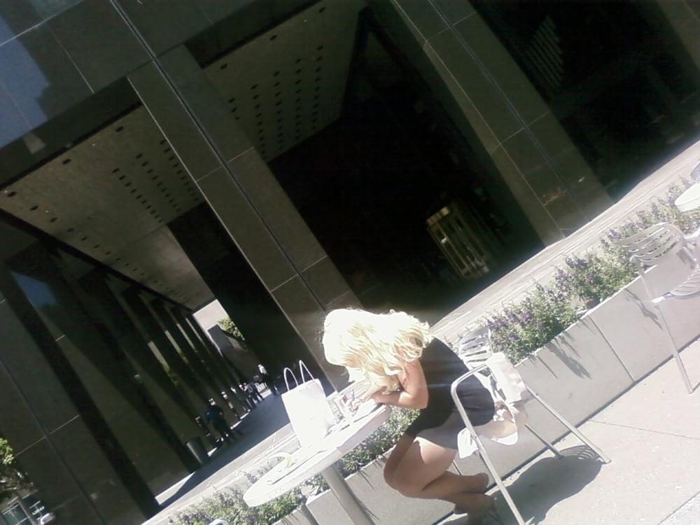 7P A pantyhose vixen having lunch