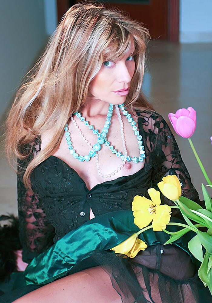 25P Verrückte französische MILF Nr. 2 (vor 15+ Jahren)