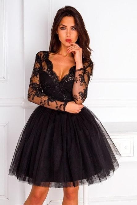 15P This hot slut and her dress make me hard