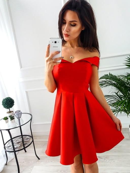 15P This hot slut and her dress make me hard