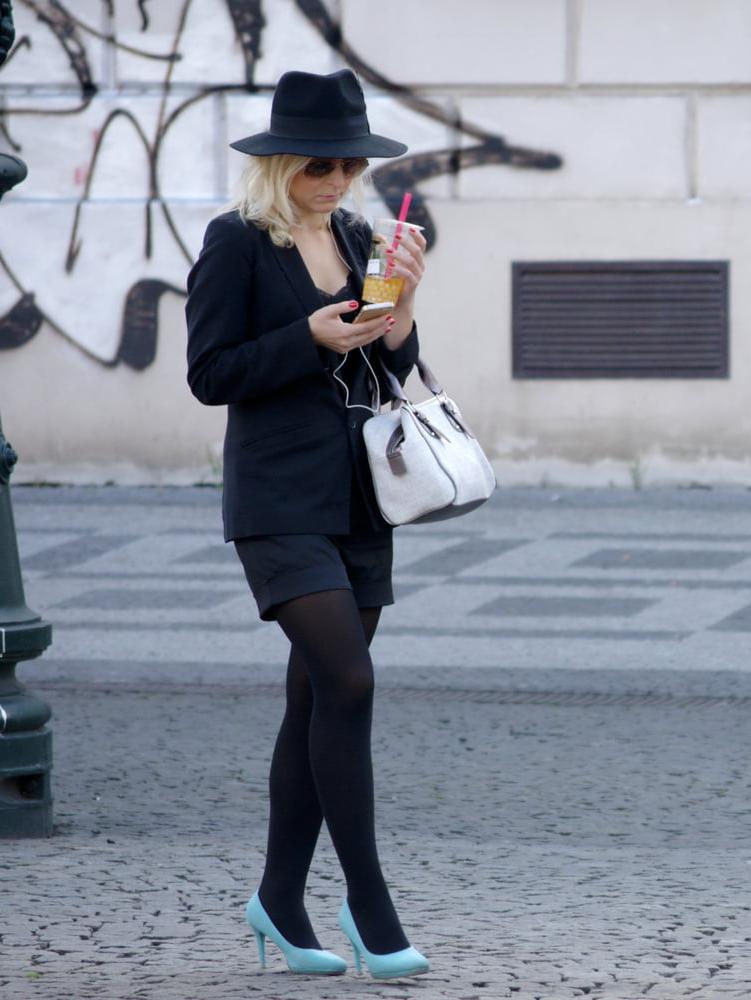 17P pantyhose street