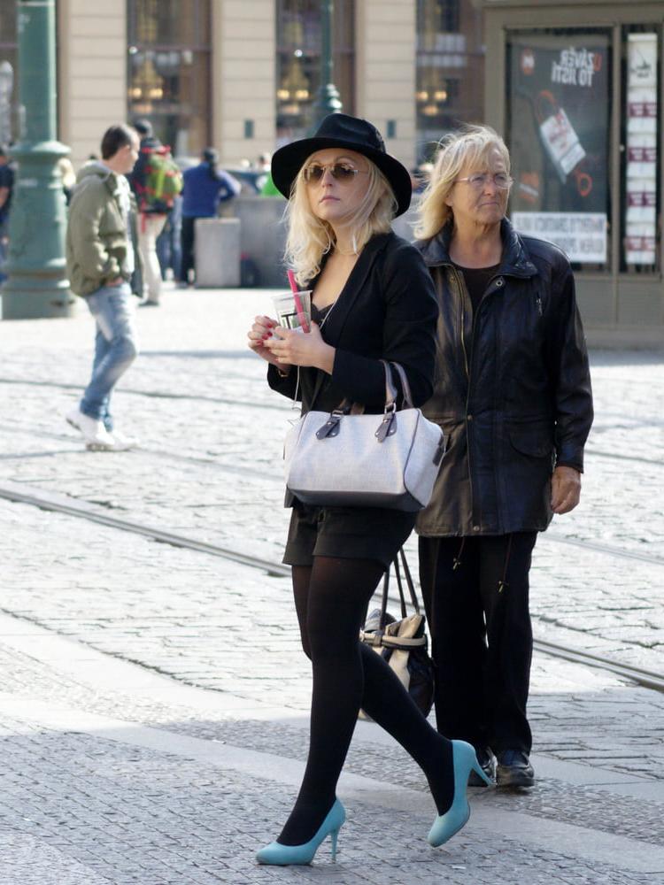 17P pantyhose street