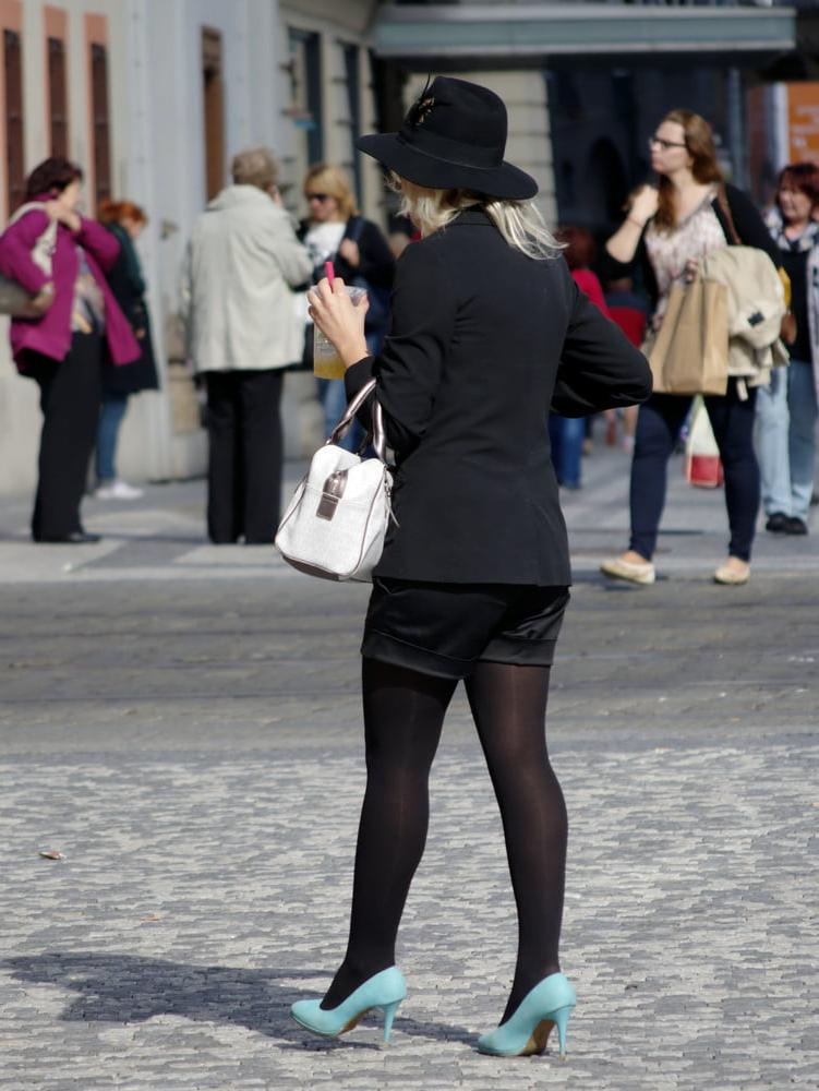 17P pantyhose street