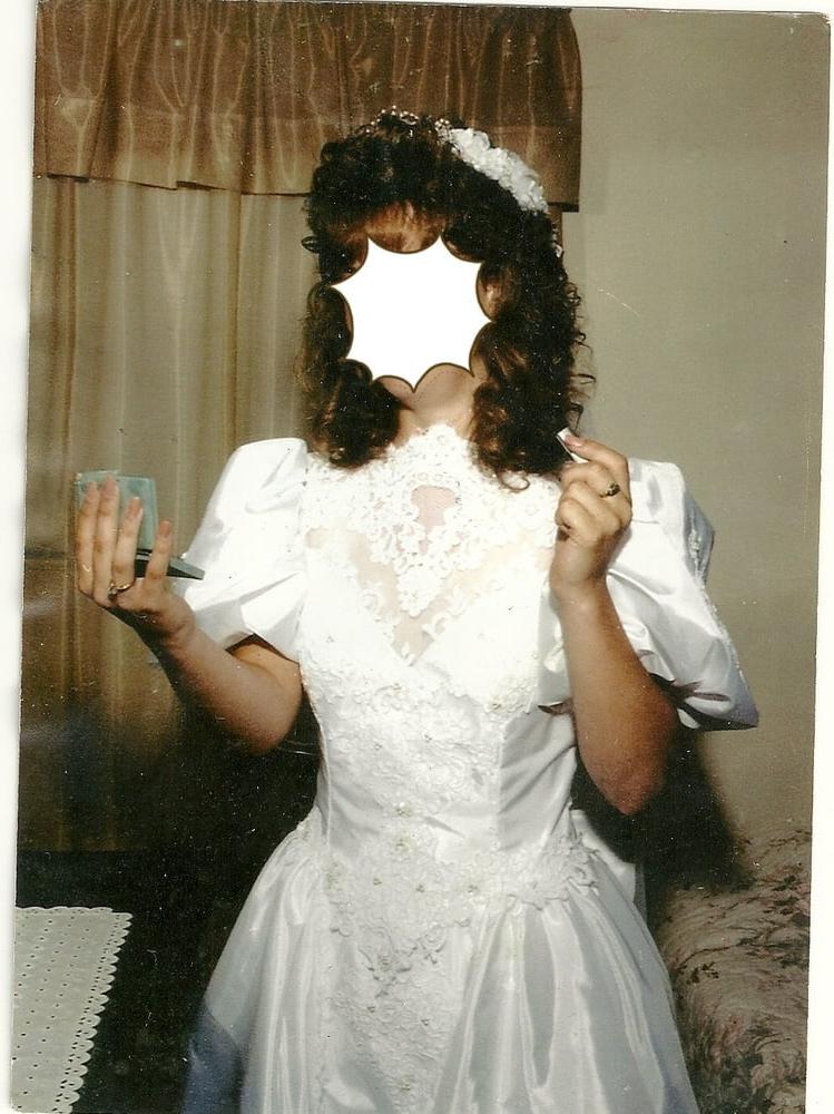 6P WEDDING FEMALE DRESS ON AND OFF