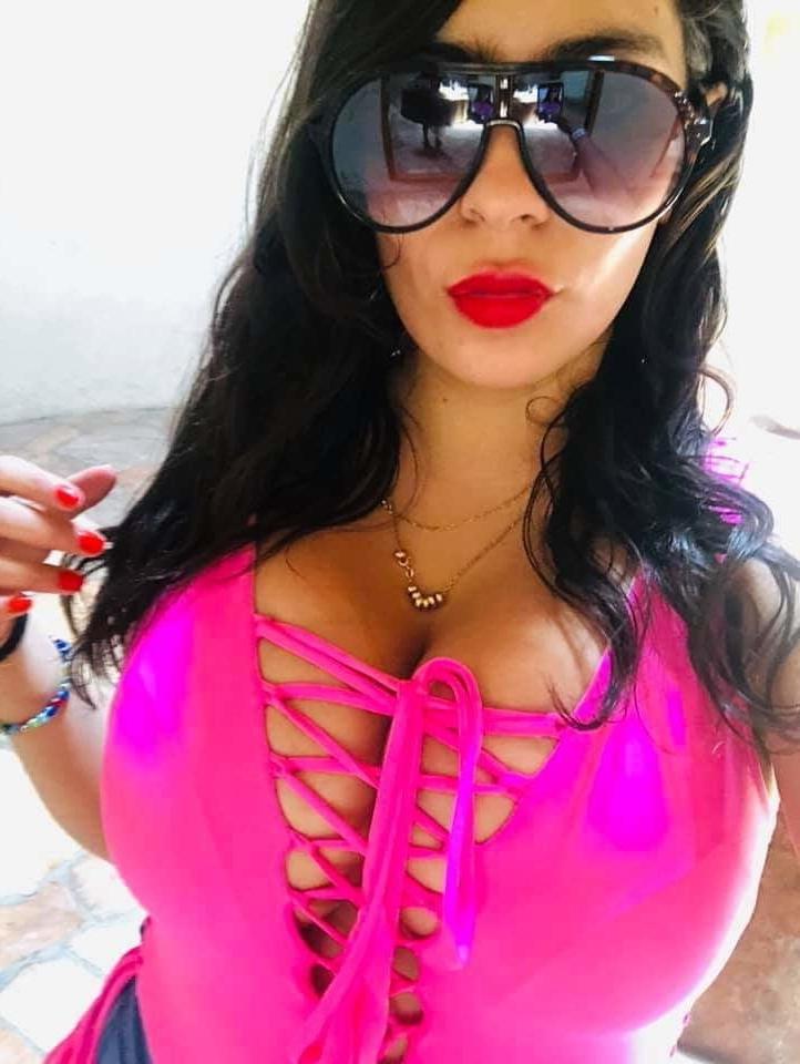 25P Busty latina leaked pics
