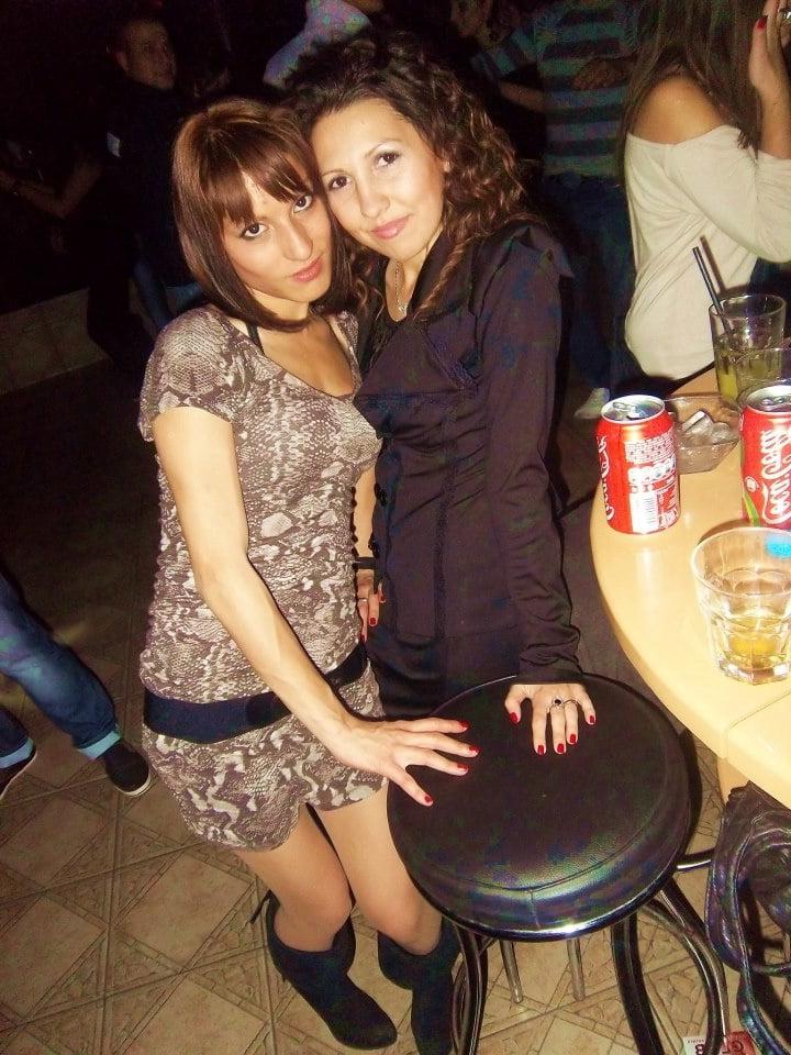 25P sexy females in tights pantyhose nylons 111