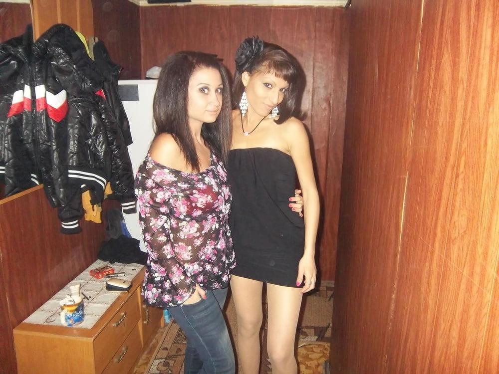 25P sexy females in tights pantyhose nylons 111
