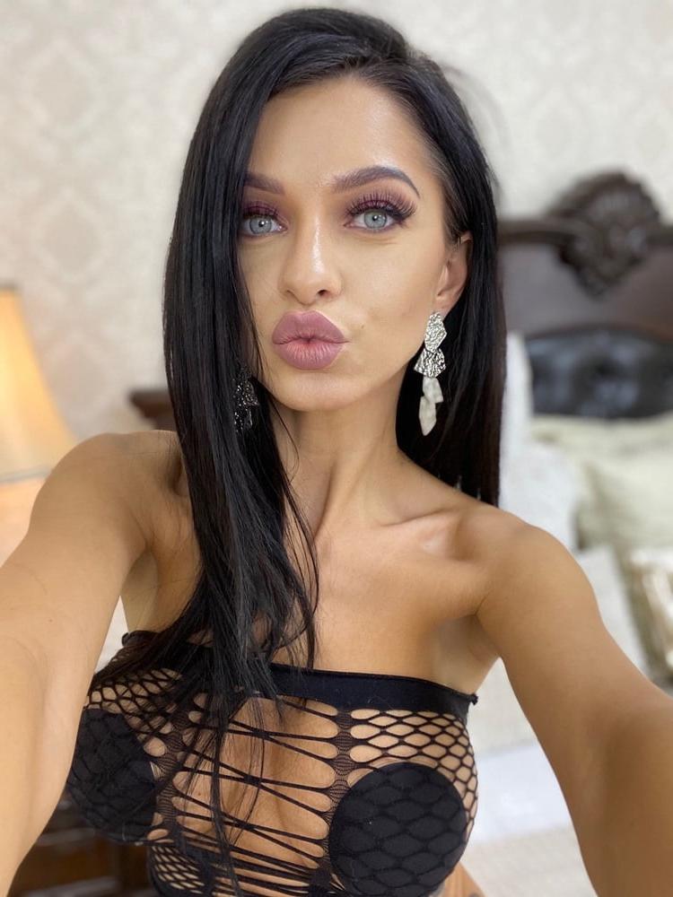 25P Busty and Horny Romanian Girl
