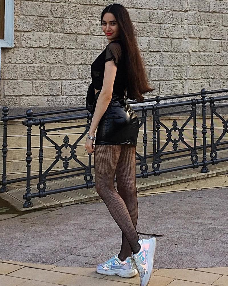 25P Young Pantyhose Loving Girl