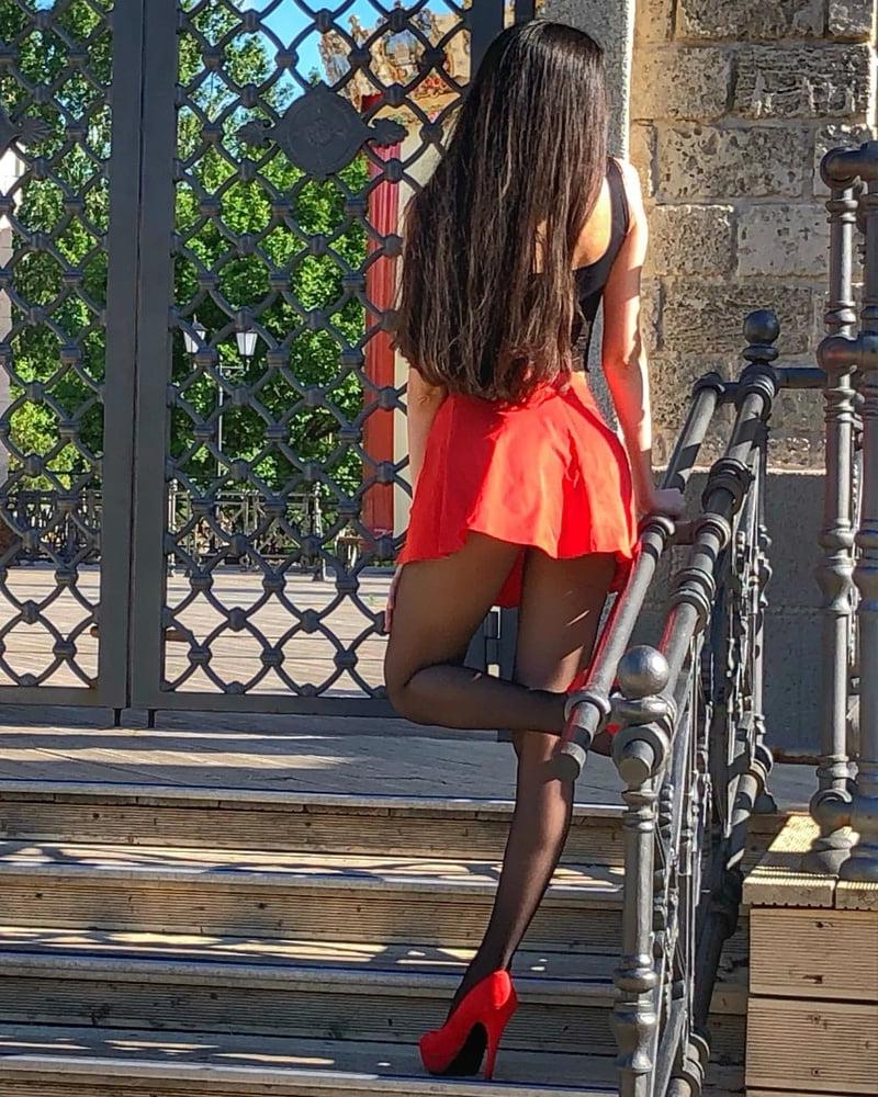 25P Young Pantyhose Loving Girl