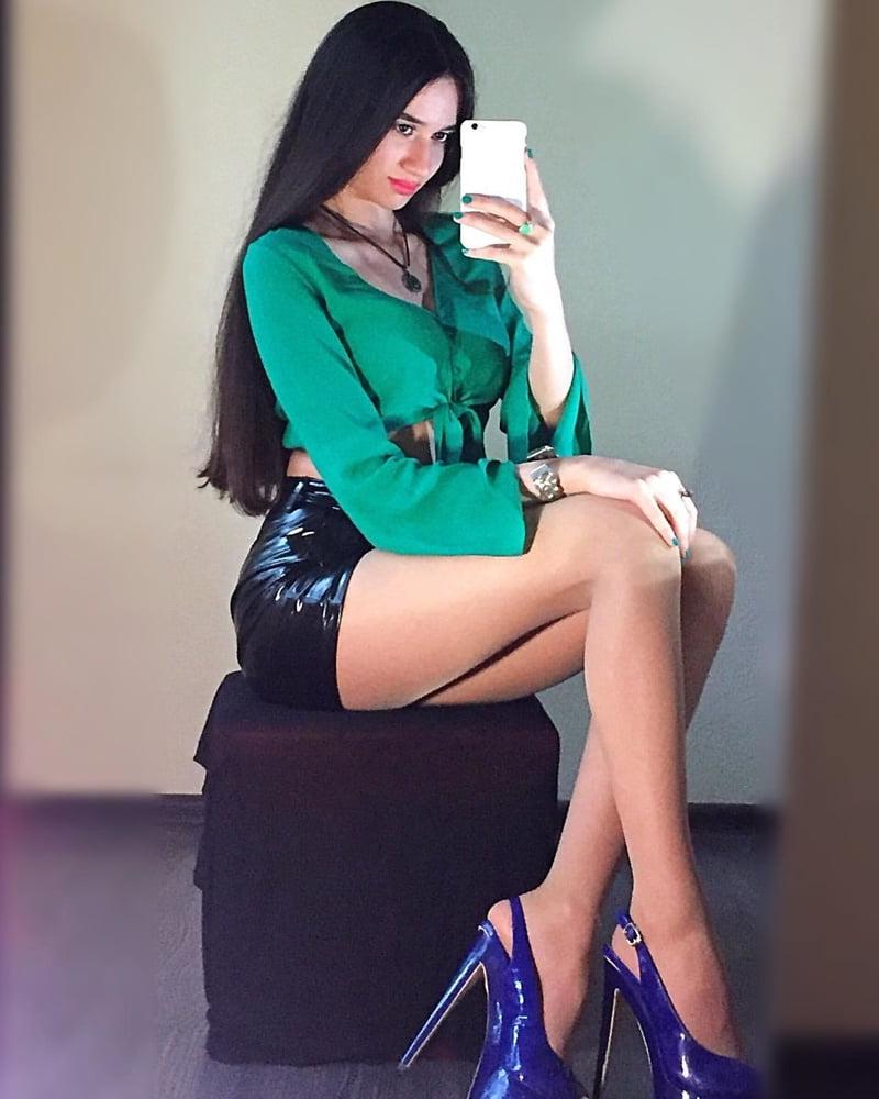 25P Young Pantyhose Loving Girl