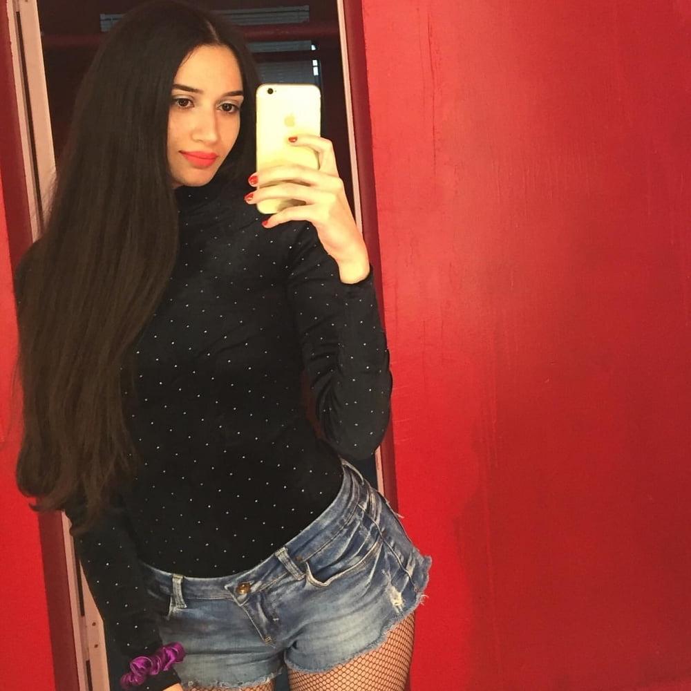 25P Young Pantyhose Loving Girl