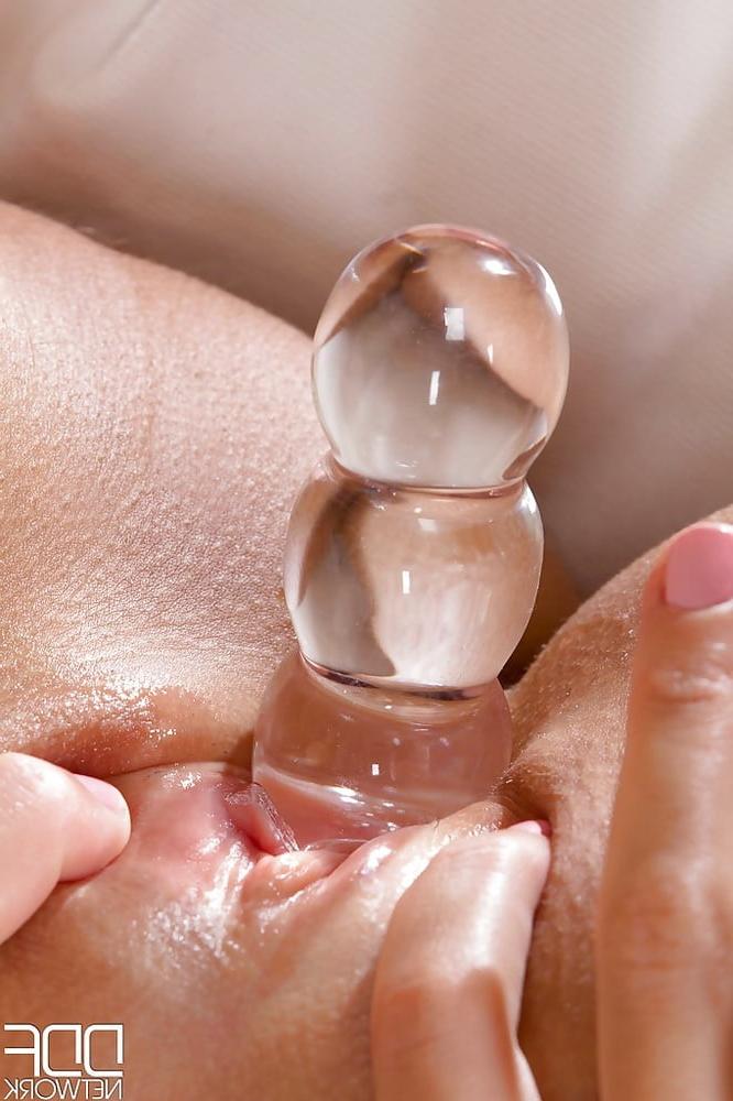 25P dildo femme seule