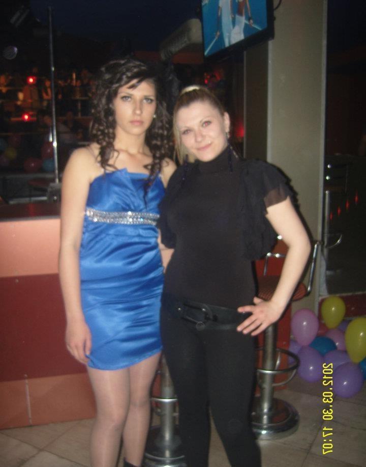 25P sexy females in tights pantyhose nylons 110
