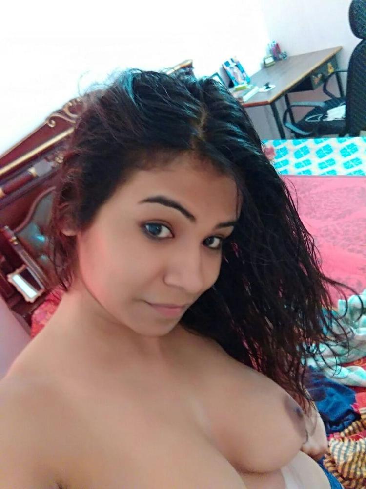 25P Desi busty married slut
