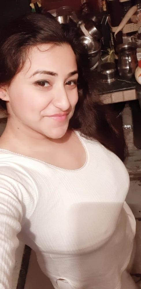 25P Busty punjabi milf