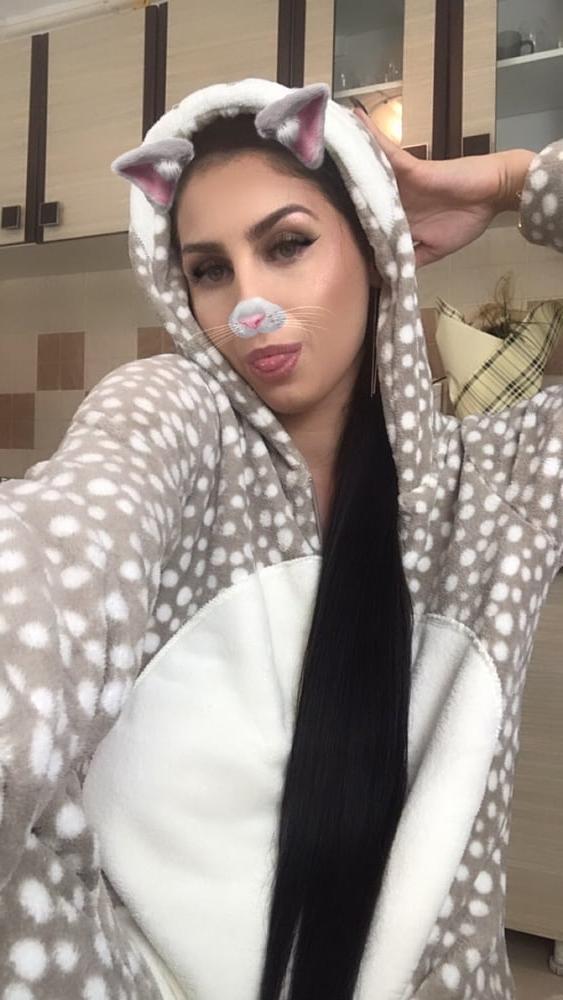 25P Busty Web Model