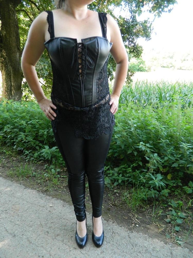25P Hot Milf, Legs and High Heels 6