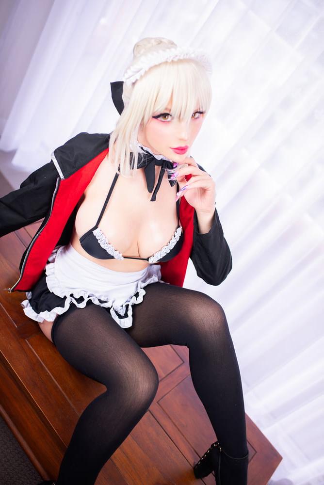 25P KMFX - French Maid