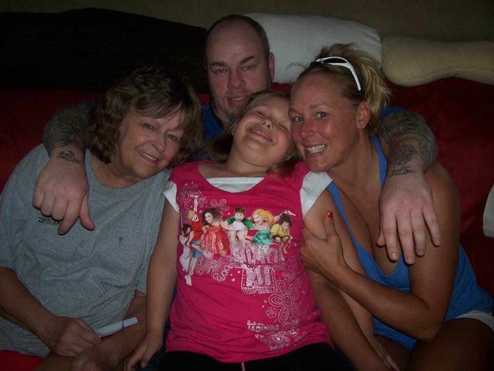 25P US Blonde Busty Milf